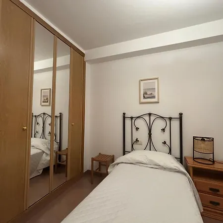 Apartment Desconectaengalicia Calle Vigo Amplia Terraza, 50m Playa Silgar *